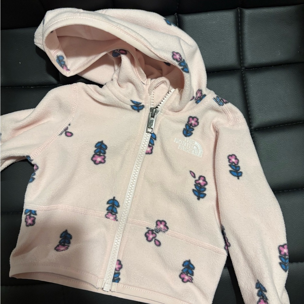 Band new baby north face jacket size 3-6m
